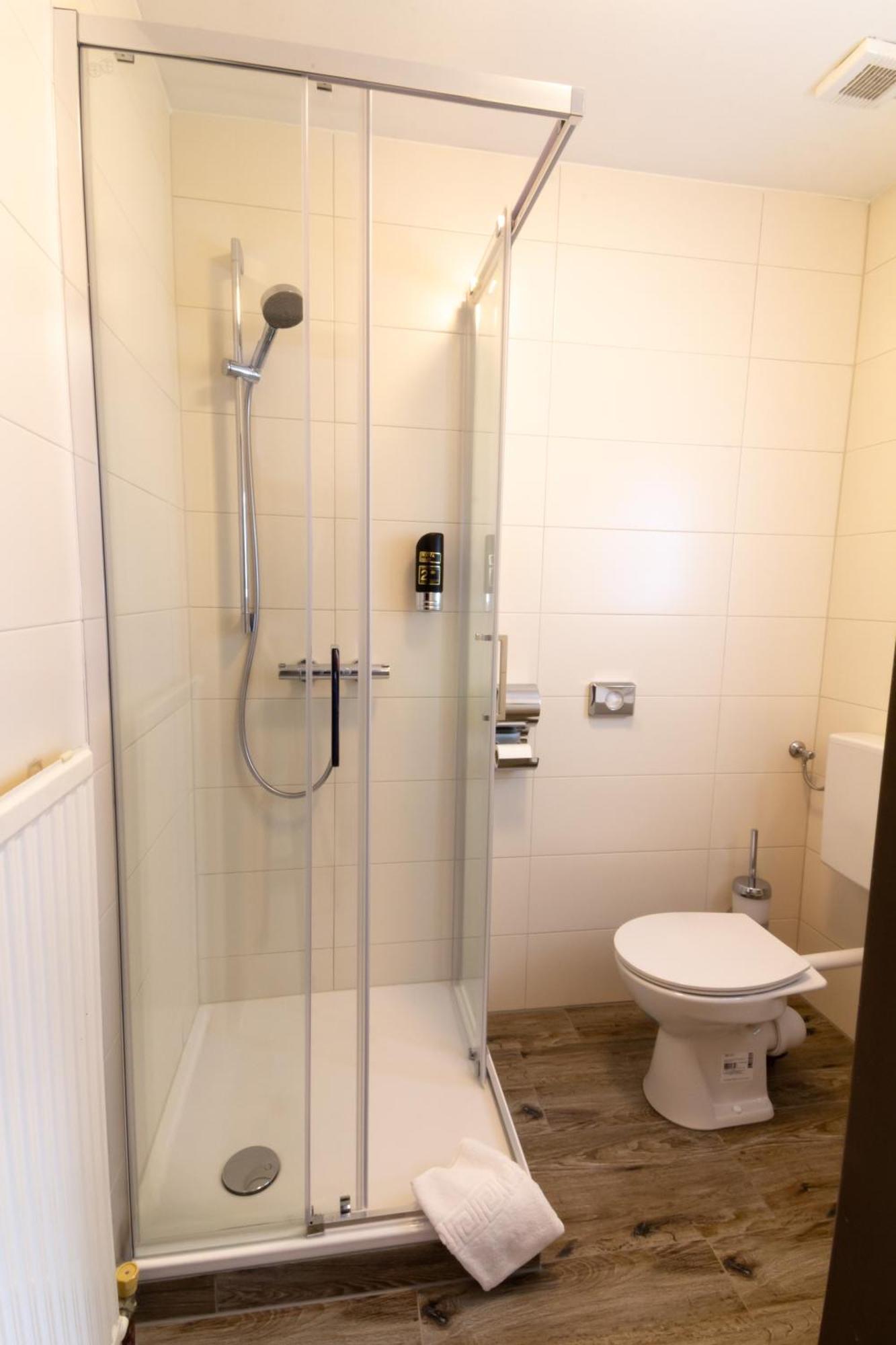 Metzgerwirt Vieh Heli Hotel Bad Goisern Ngoại thất bức ảnh