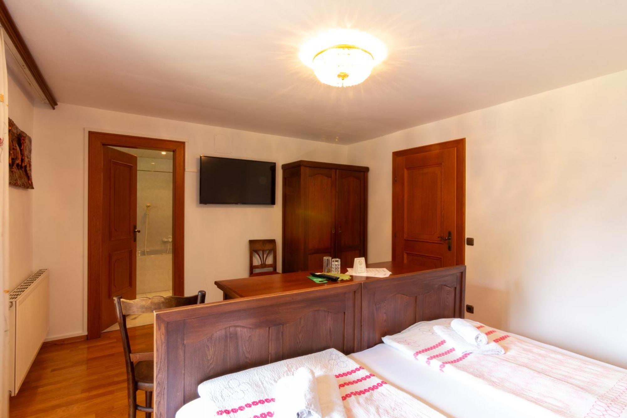 Metzgerwirt Vieh Heli Hotel Bad Goisern Ngoại thất bức ảnh